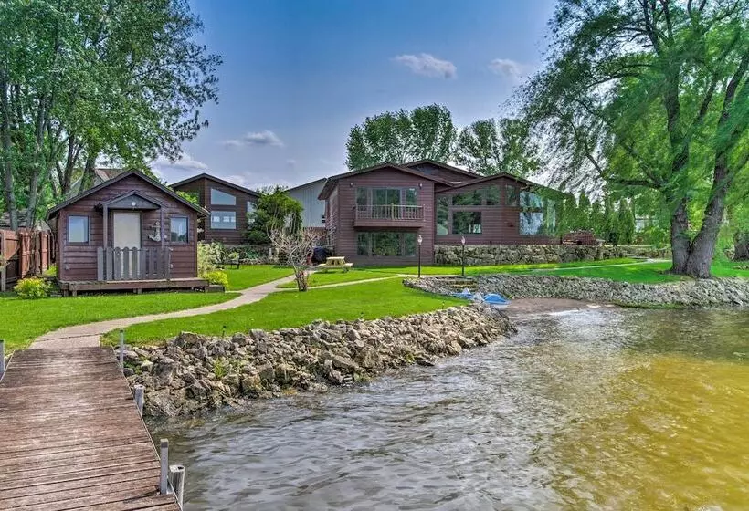Lakefront Eau Galle Home W/ Hot Tub & Fire Pit