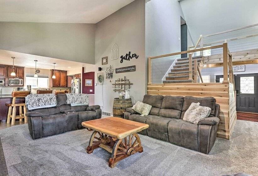 12 Mi To Dtwn Denver: Littleton Family Home!