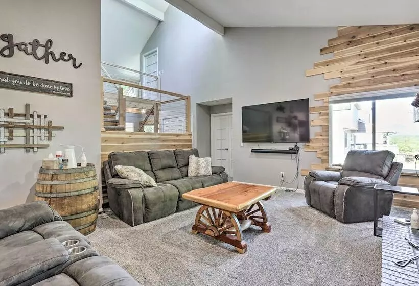 12 Mi To Dtwn Denver: Littleton Family Home!