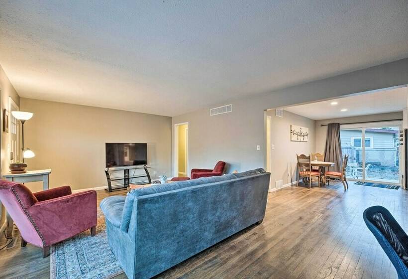 Lovely Wichita Home W/ Patio & Fire Pit!