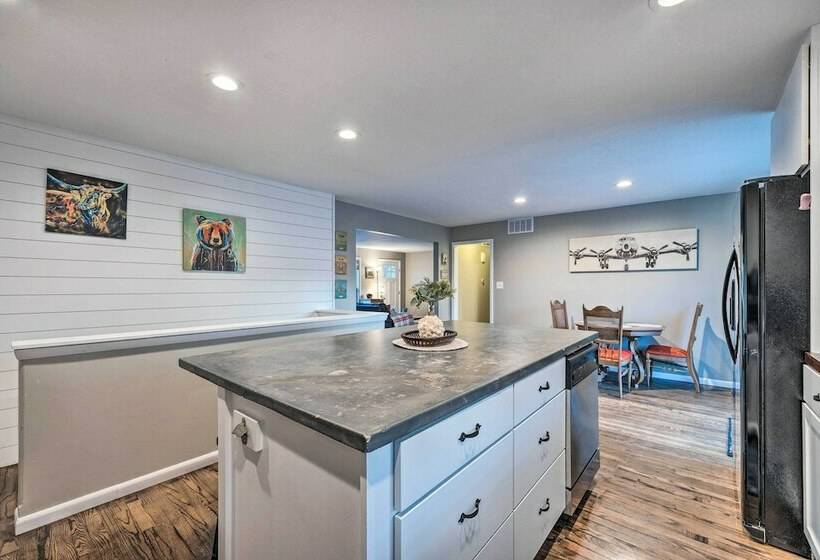 Lovely Wichita Home W/ Patio & Fire Pit!