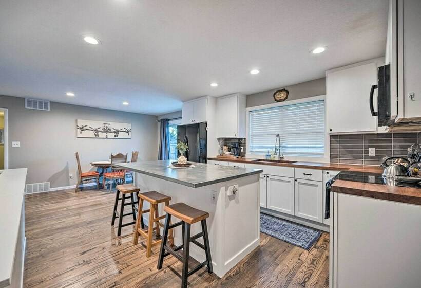 Lovely Wichita Home W/ Patio & Fire Pit!