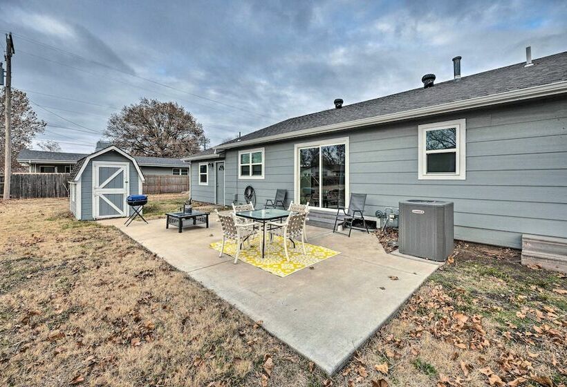 Lovely Wichita Home W/ Patio & Fire Pit!