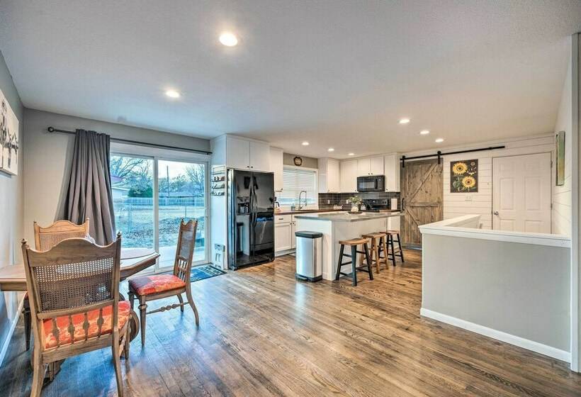 Lovely Wichita Home W/ Patio & Fire Pit!