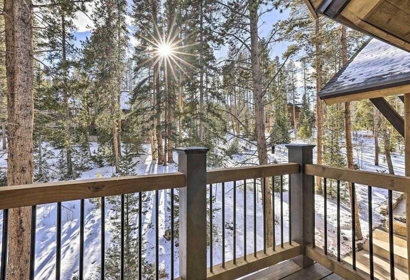 3 Fireplaces & Mtn View: Luxe Home In Breckenridge