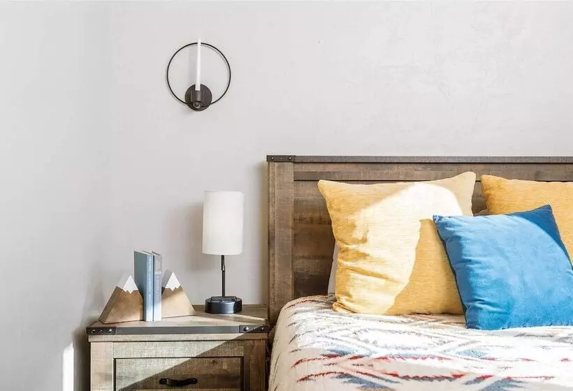 Modern Red Lodge Cabin   Walk To Broadway Ave