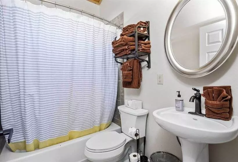 Modern Red Lodge Cabin   Walk To Broadway Ave