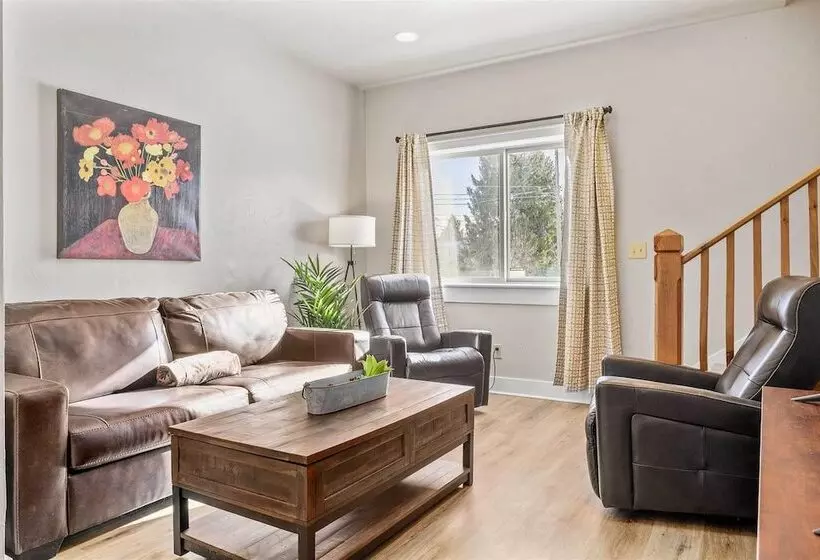 Modern Red Lodge Cabin   Walk To Broadway Ave