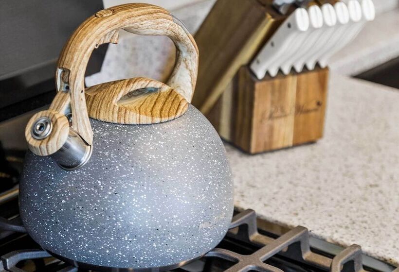 Modern Red Lodge Cabin Walk To Broadway Ave