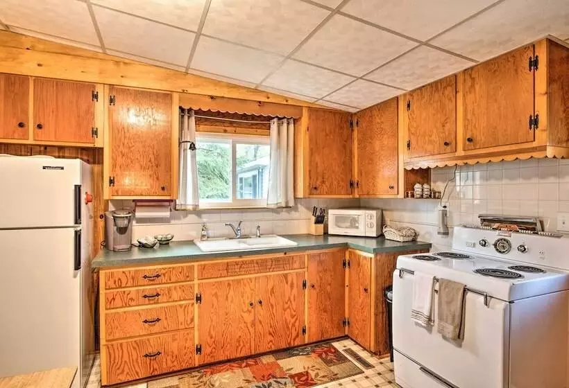 National City Cottage W/ Patio, Steps To Lake!