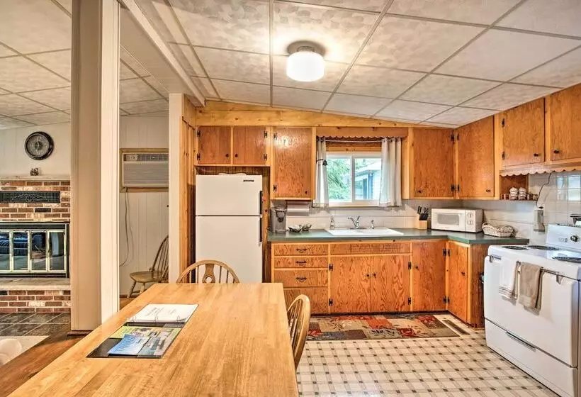 National City Cottage W/ Patio, Steps To Lake!