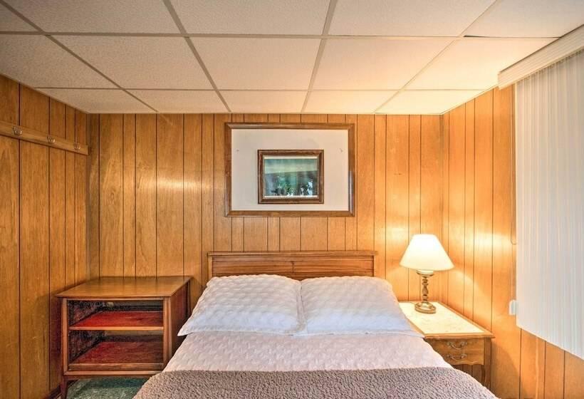 National City Cottage W/ Patio, Steps To Lake!