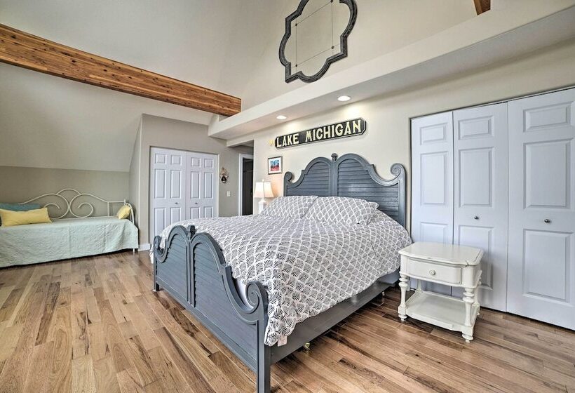 Getaway On Crystal Clear Lake: Main & Guest House!