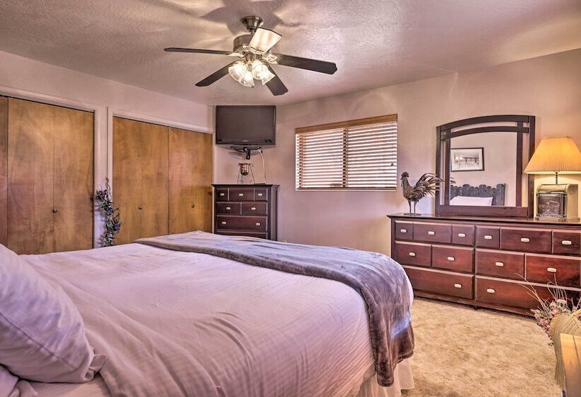 Parowan Escape With 2 Game Rooms, Deck & Yard!