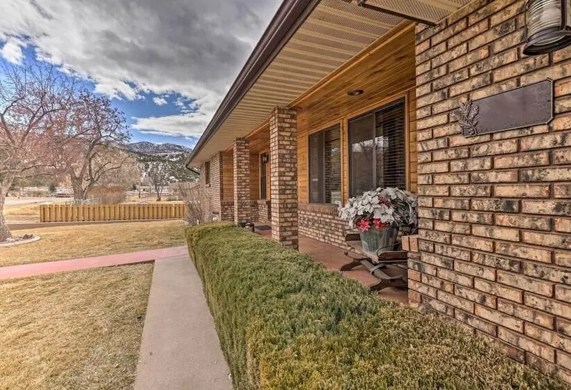 Parowan Escape With 2 Game Rooms, Deck & Yard!
