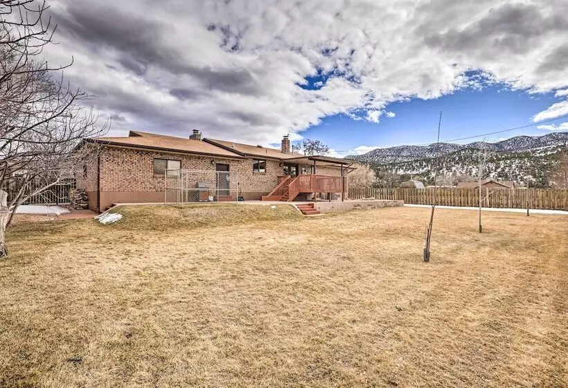 Parowan Escape With 2 Game Rooms, Deck & Yard!
