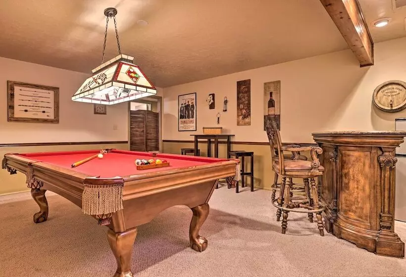 Parowan Escape With 2 Game Rooms, Deck & Yard!