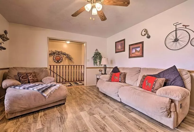 Parowan Escape With 2 Game Rooms, Deck & Yard!