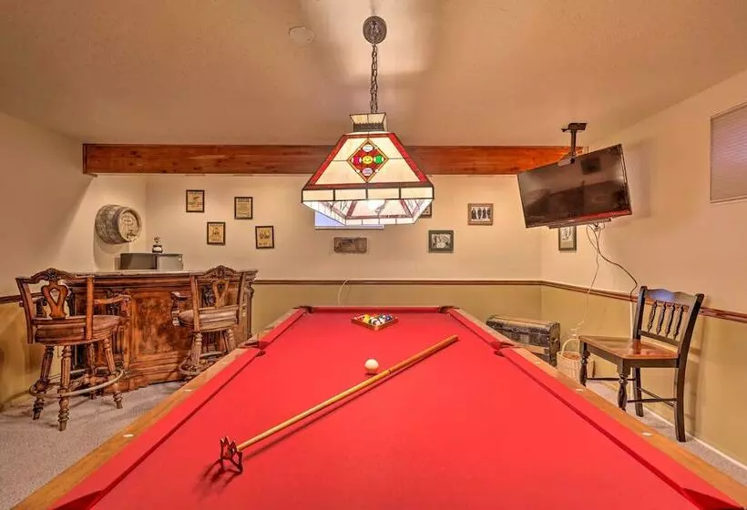 Parowan Escape With 2 Game Rooms, Deck & Yard!