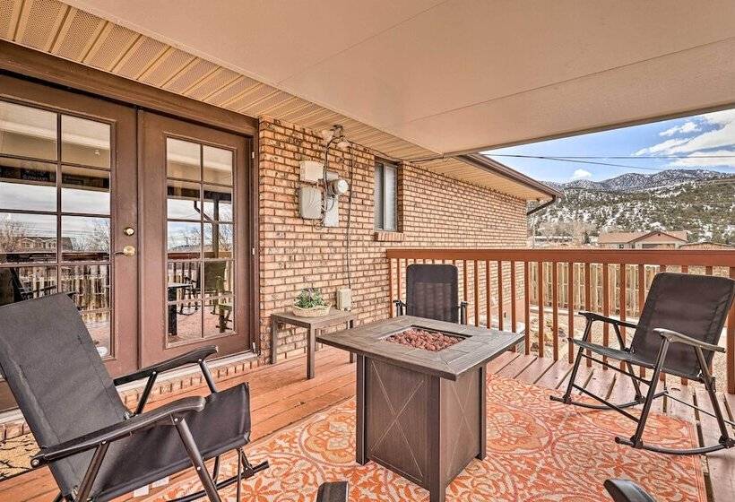 Parowan Escape With 2 Game Rooms, Deck & Yard!