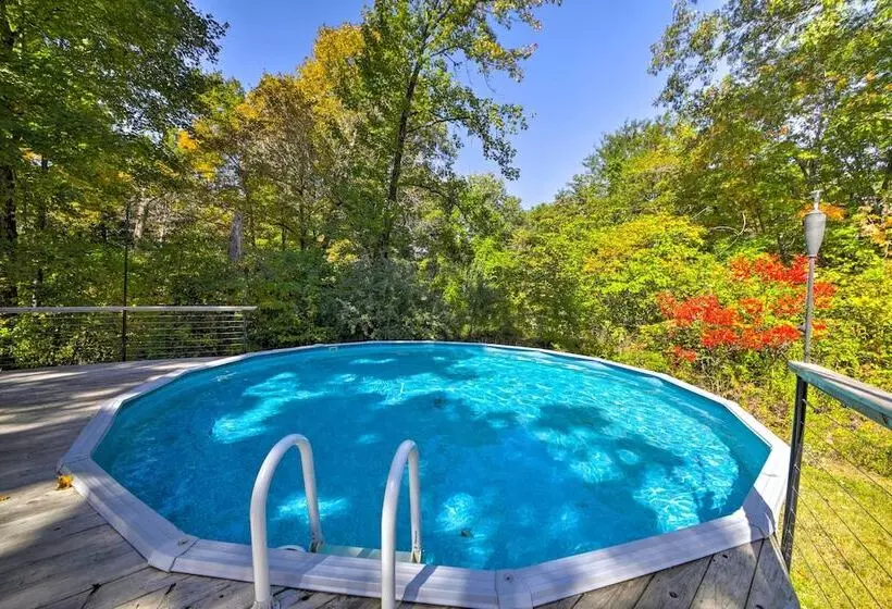 Peaceful Custom Carbondale Home W/ Pool, Near Siu!