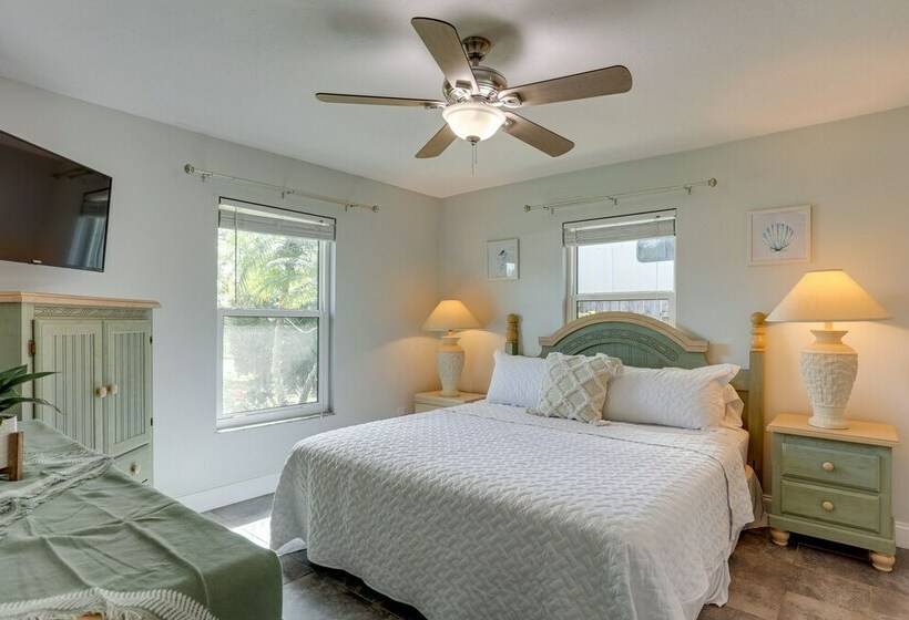 Port St. Lucie Home W/ Private Pool And Grill!