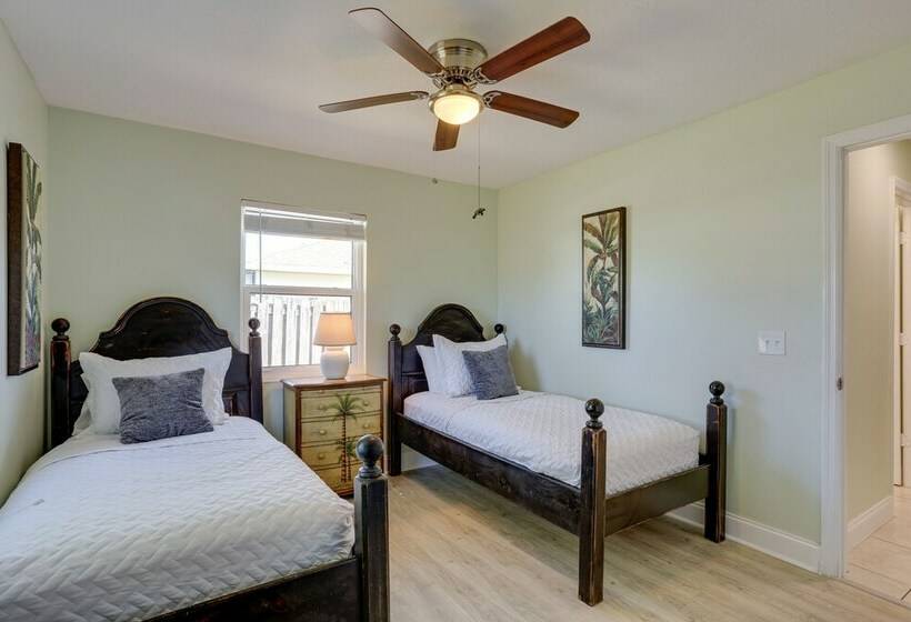 Port St. Lucie Home W/ Private Pool And Grill!