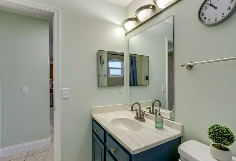 Port St. Lucie Home W/ Private Pool And Grill!