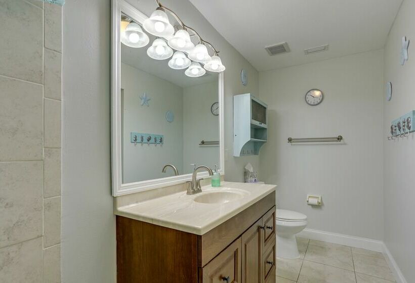 Port St. Lucie Home W/ Private Pool And Grill!