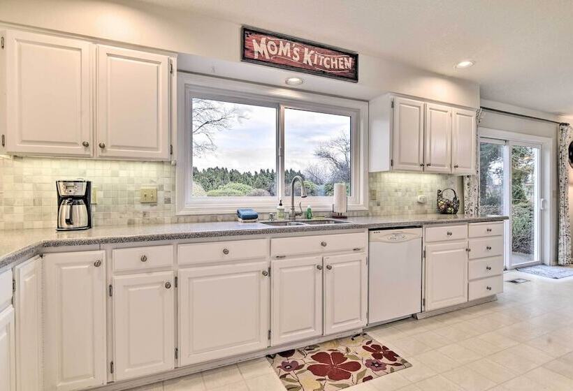 Portland Area Home, 32 Mi To Mt Hood!