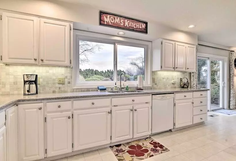 Portland Area Home, 32 Mi To Mt Hood!