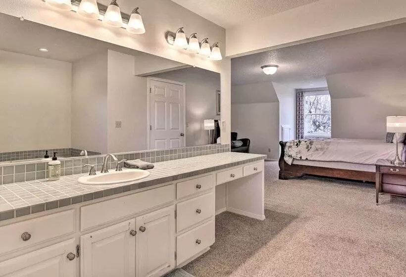 Portland Area Home, 32 Mi To Mt Hood!