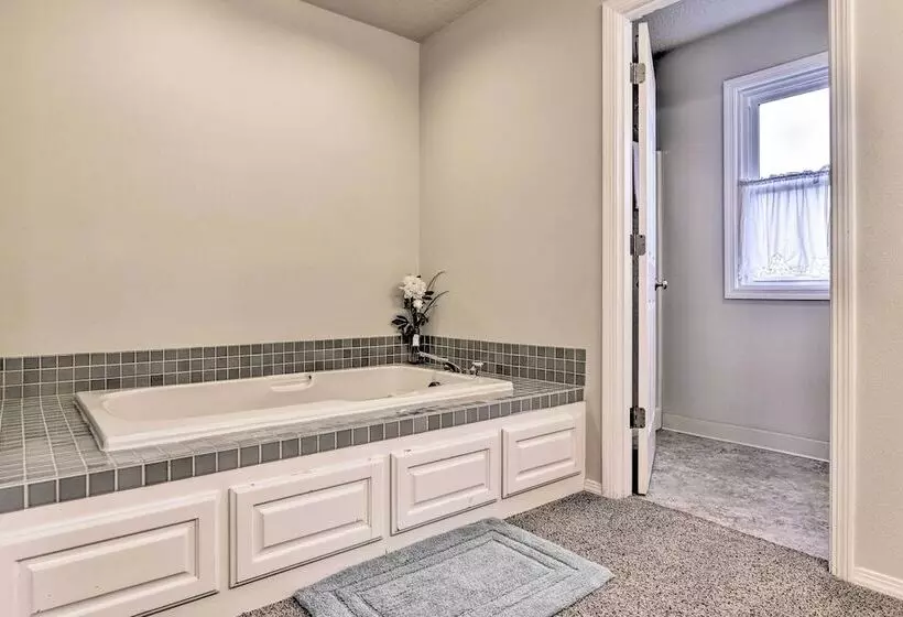 Portland Area Home, 32 Mi To Mt Hood!