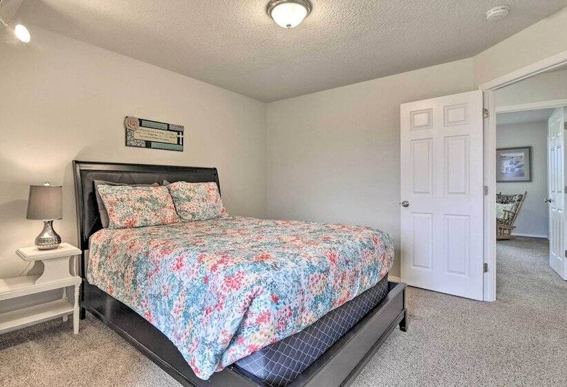 Portland Area Home, 32 Mi To Mt Hood!