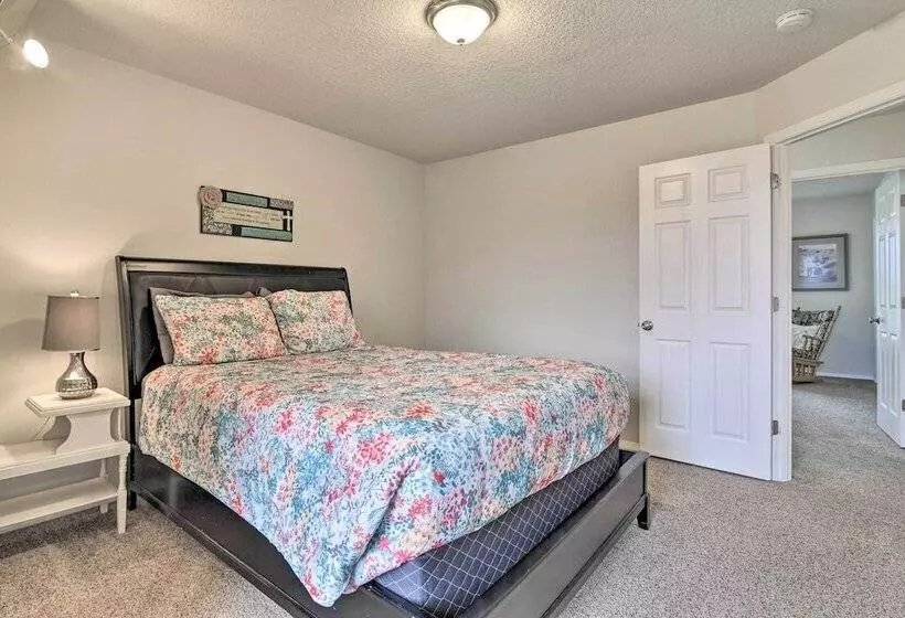 Portland Area Home, 32 Mi To Mt Hood!