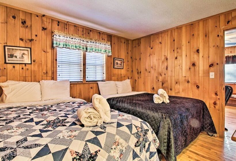 Private Gatlinburg Cabin: Pet Friendly W/ Hot Tub!