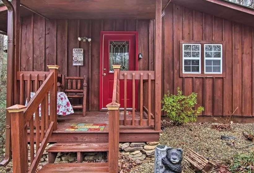 Private Gatlinburg Cabin: Pet Friendly W/ Hot Tub!