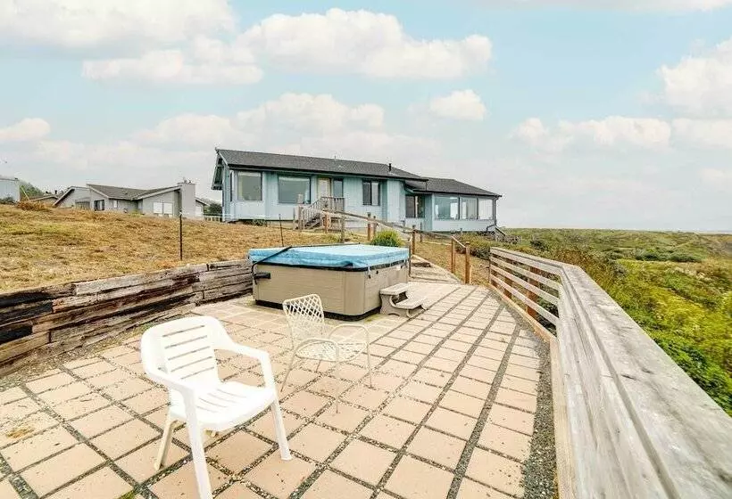 Rahus Ocean Refuge  With Manchester Coast Views!