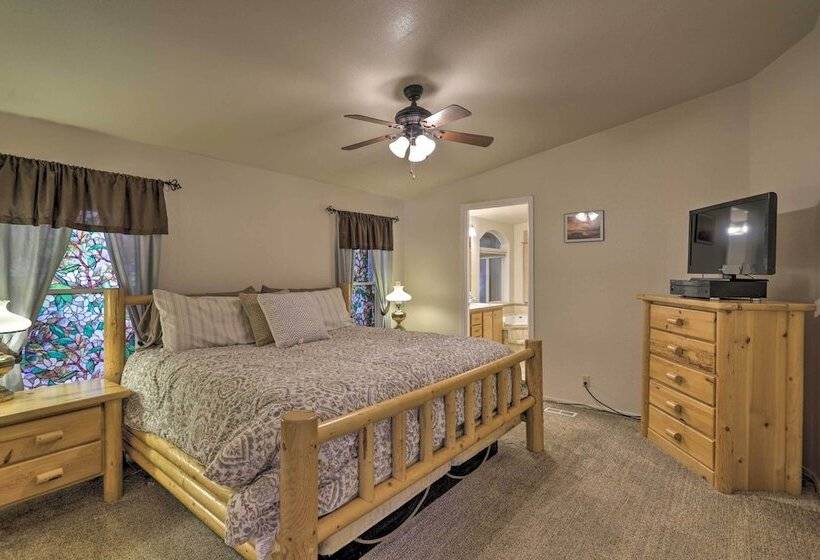 Red Rock Rambler  Moab Home W/ Hot Tub & Views!