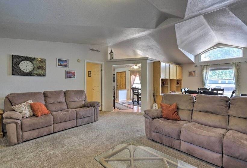 Red Rock Rambler  Moab Home W/ Hot Tub & Views!