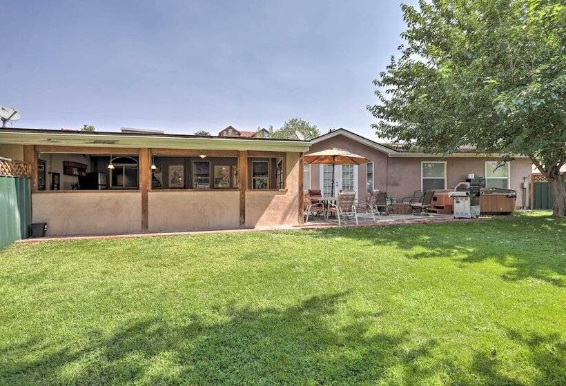 Red Rock Rambler  Moab Home W/ Hot Tub & Views!