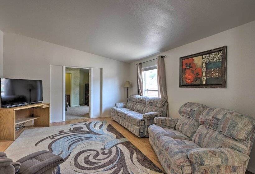 Red Rock Rambler  Moab Home W/ Hot Tub & Views!