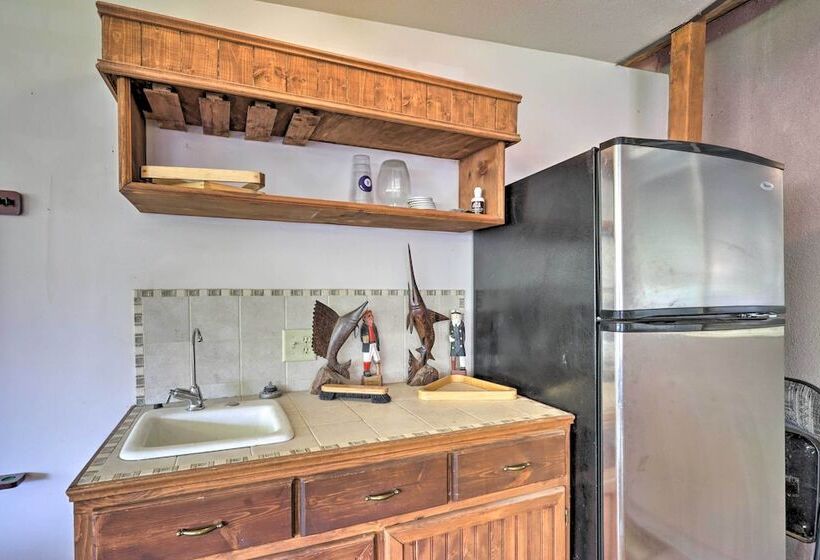 Red Rock Rambler  Moab Home W/ Hot Tub & Views!