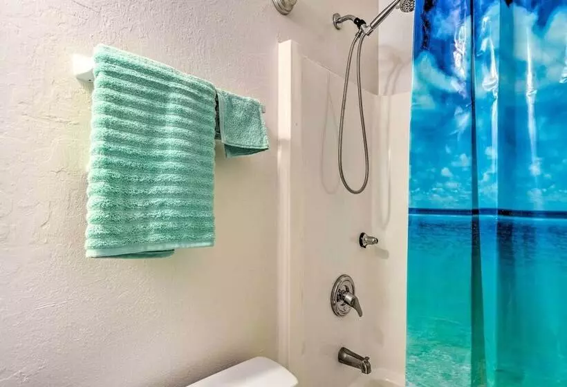 Private Pool: Family Friendly Cape Coral Retreat!