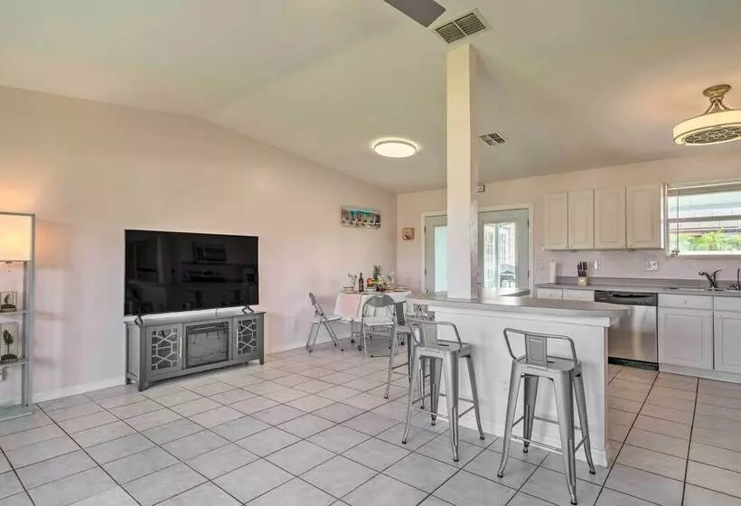 Private Pool: Family Friendly Cape Coral Retreat!