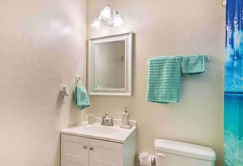 Private Pool: Family Friendly Cape Coral Retreat!