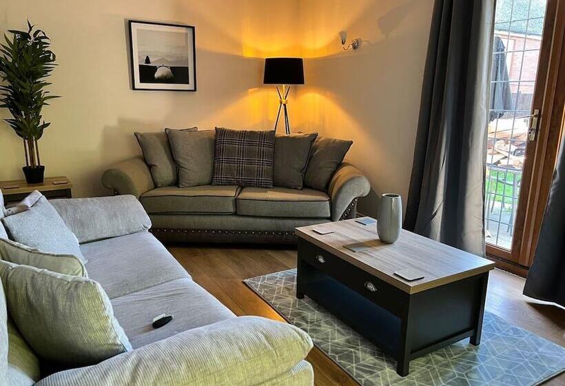 Резиденция Beautiful 2 Bed House In Lincoln