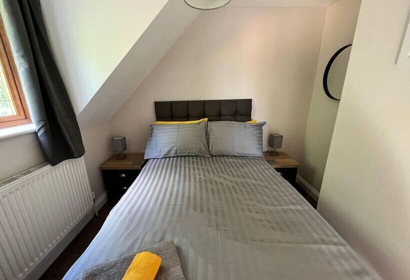 Резиденция Beautiful 2 Bed House In Lincoln