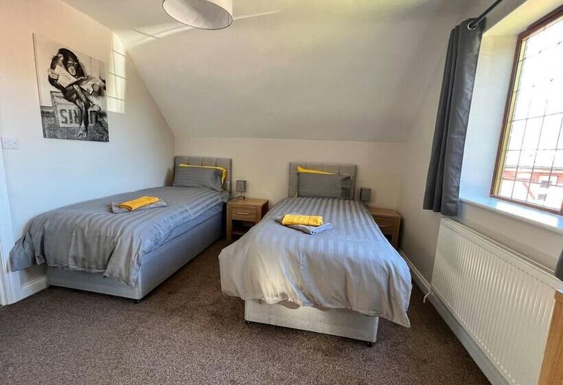 Резиденция Beautiful 2 Bed House In Lincoln