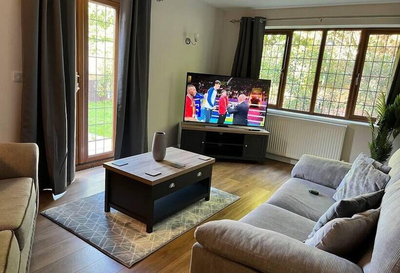 Резиденция Beautiful 2 Bed House In Lincoln